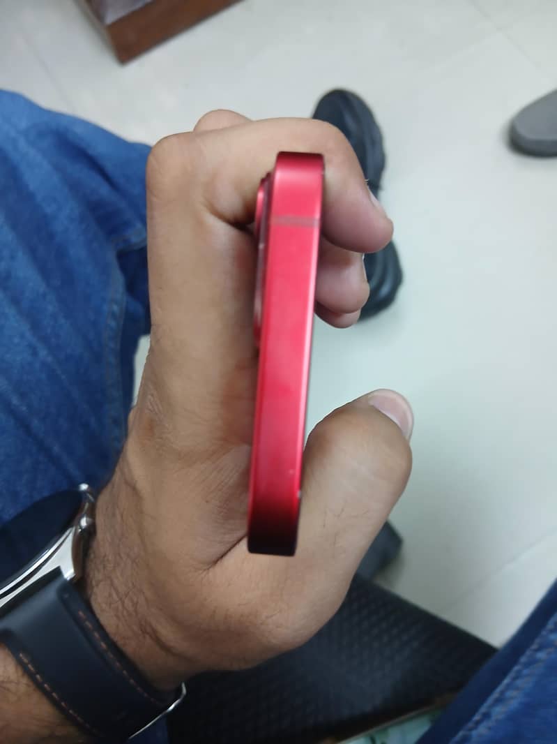 Apple iPhone 13 mini 4
