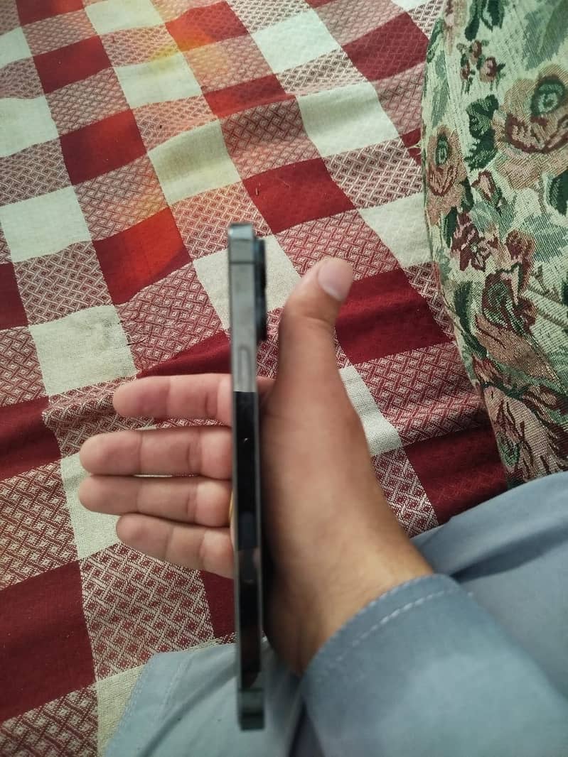 Apple iPhone 13 Pro Max 7