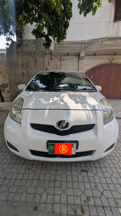 Toyota Vitz 2014 03087878290