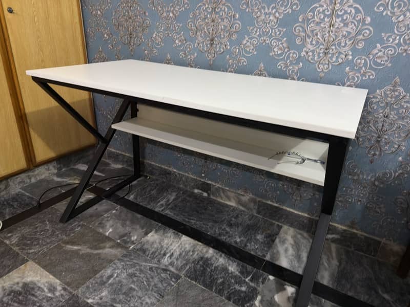 Computer Table/Office Table/Study Table/Workstation/Meeting Table 3