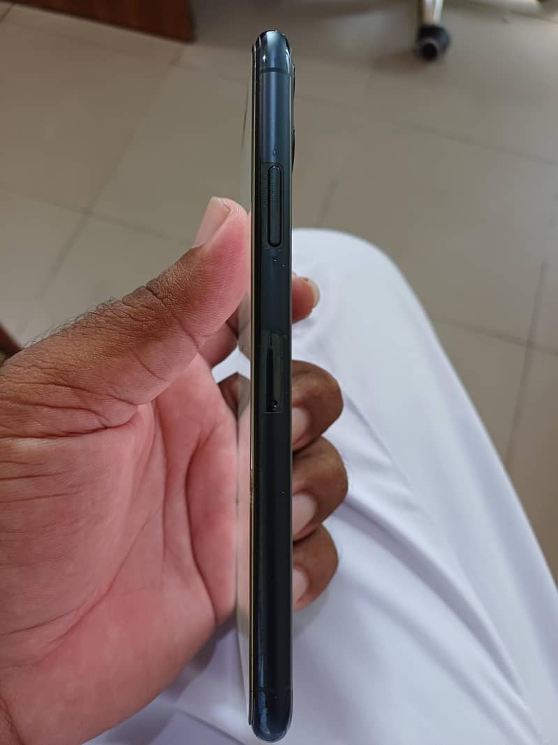 Apple iPhone 11 Pro Max 3