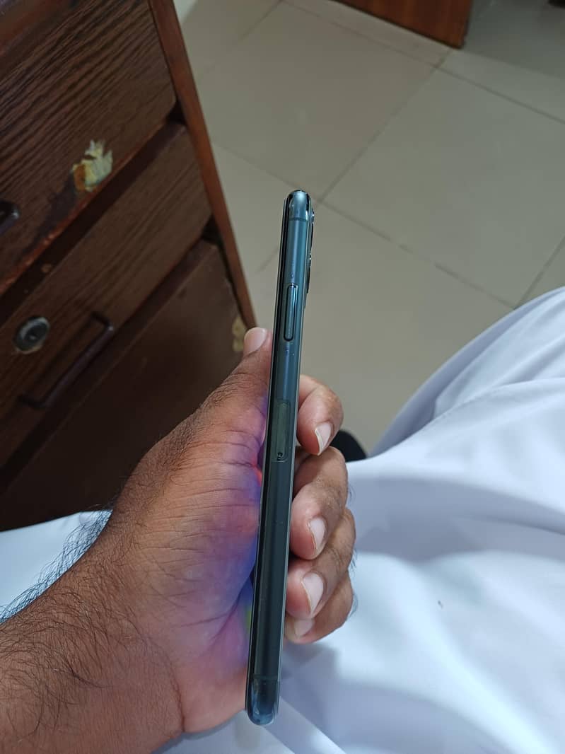 Apple iPhone 11 Pro Max 5