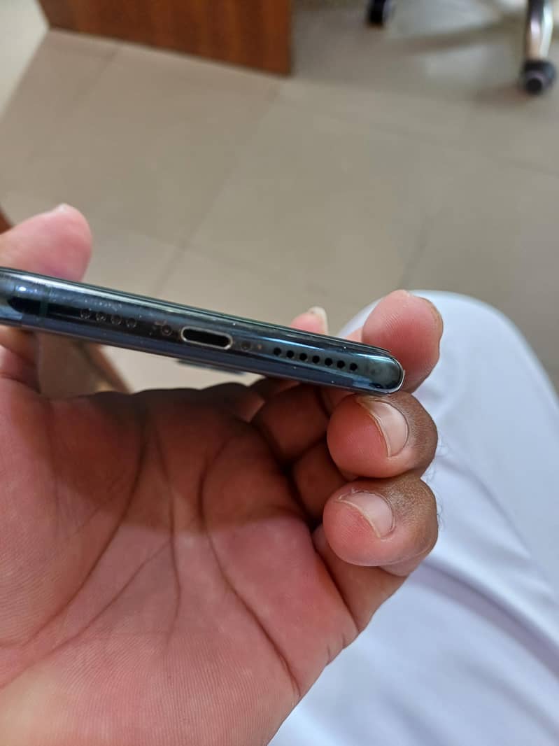 Apple iPhone 11 Pro Max 7