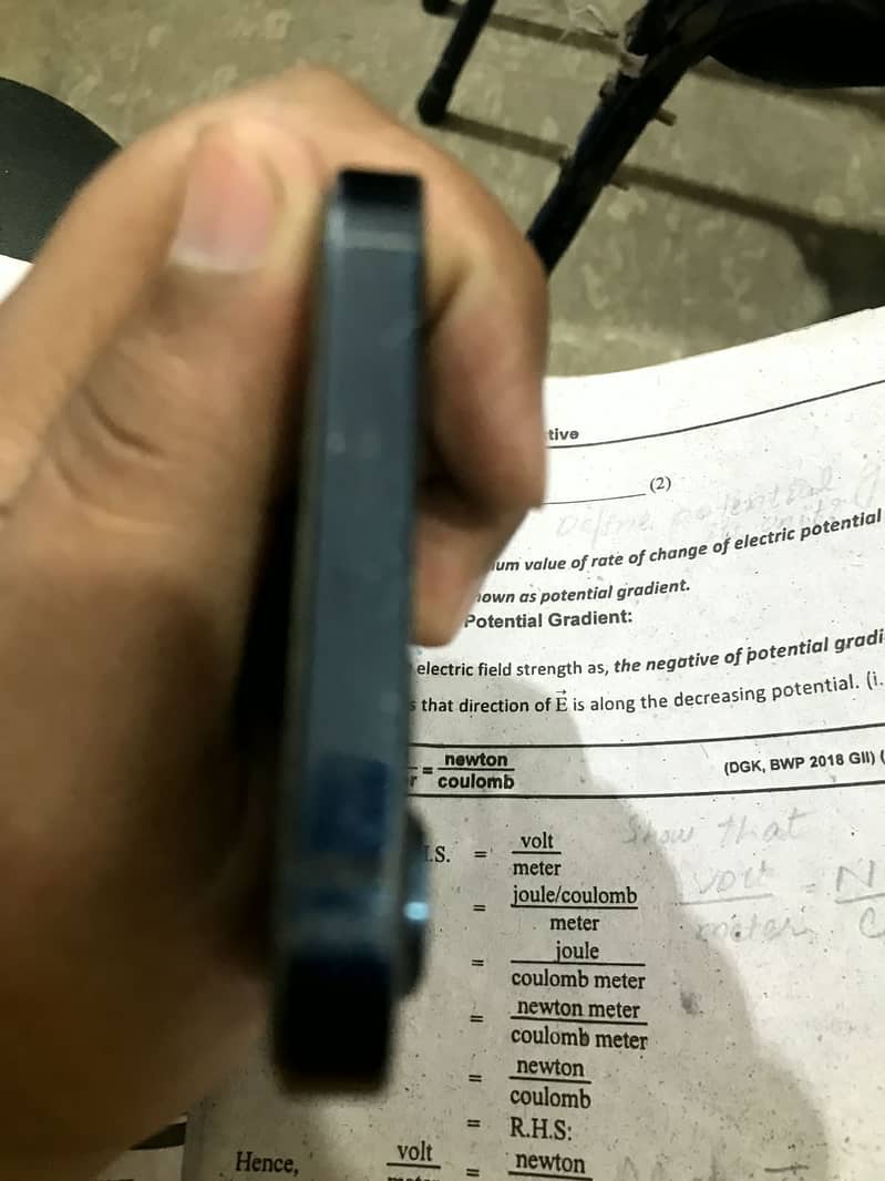 Apple iPhone 12 1