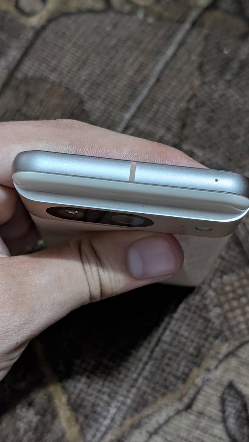 Google Pixel 8 2