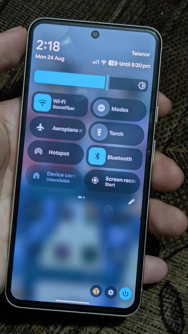 Google Pixel 8 4