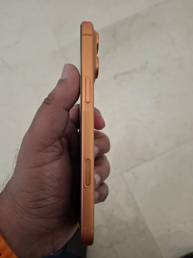 Apple iPhone 17 Pro Max 2