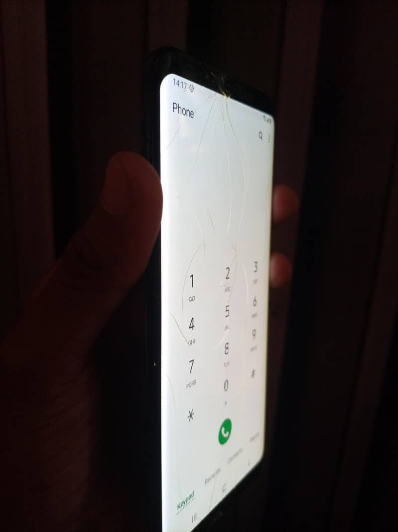 Samsung Mobile S8 Plus 1