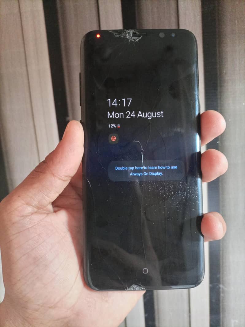 Samsung Mobile S8 Plus 3