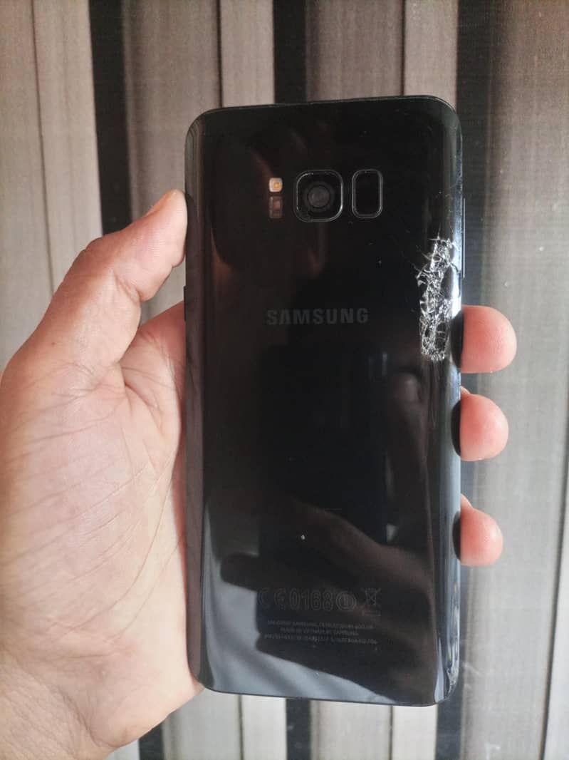 Samsung Mobile S8 Plus 4