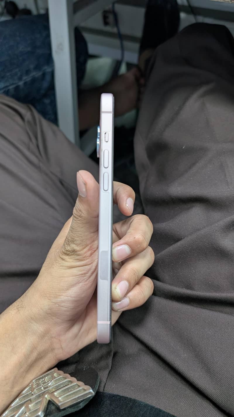 Apple iPhone 15 plus 2