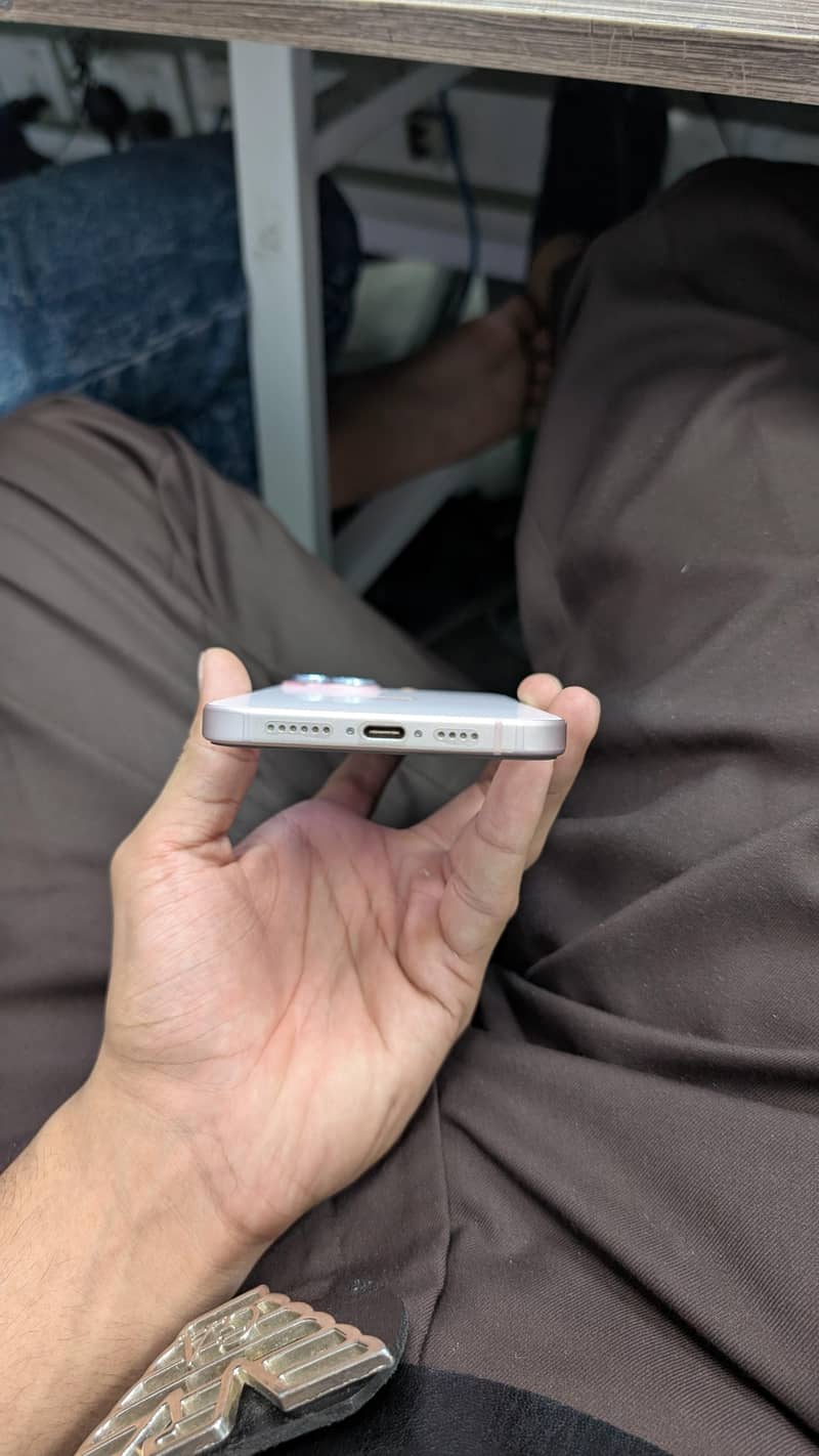 Apple iPhone 15 plus 3