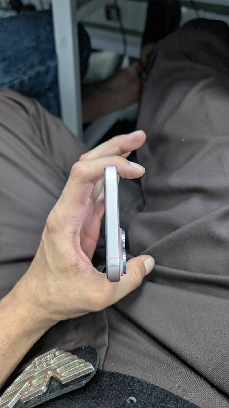Apple iPhone 15 plus 5