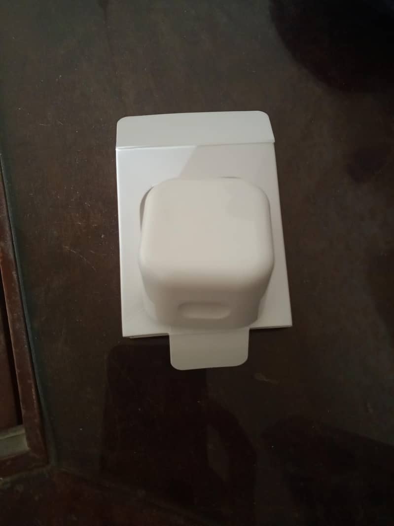 Apple adaptor 4