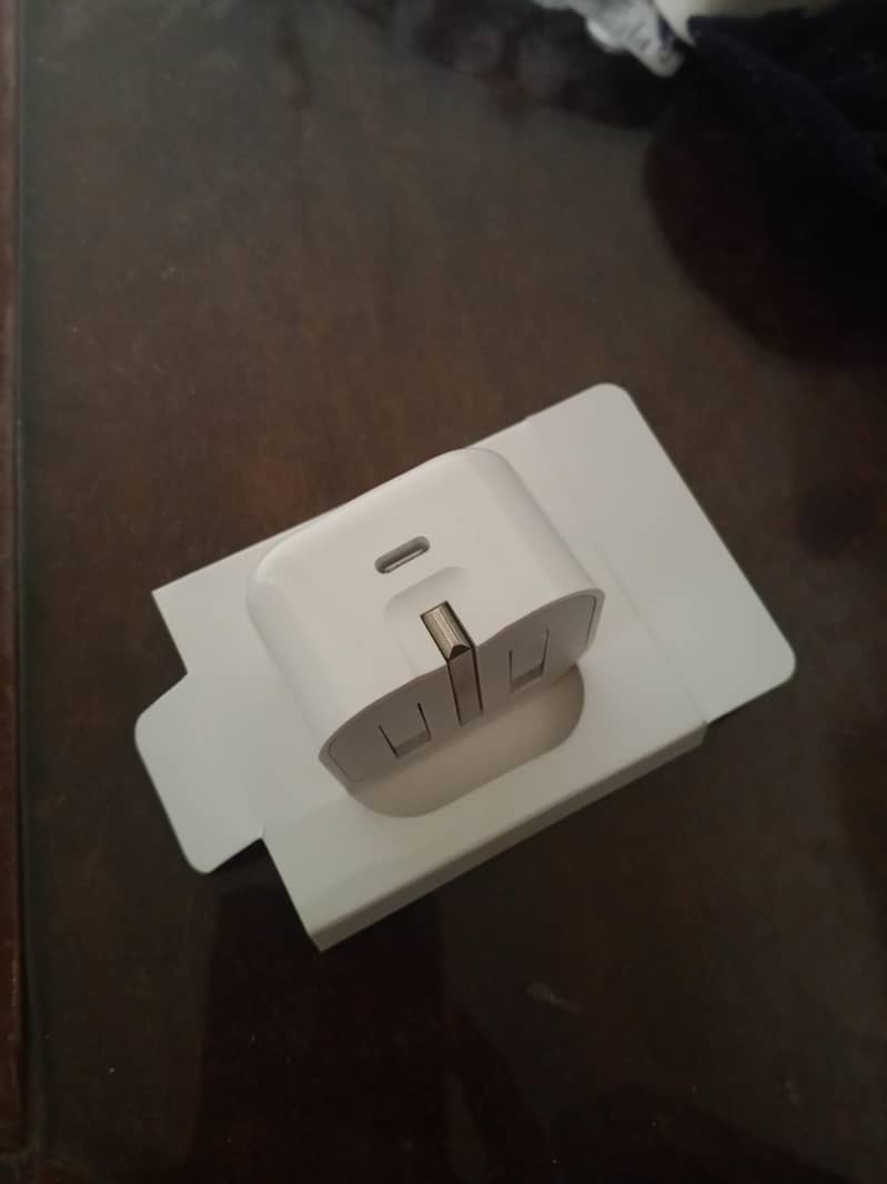 Apple adaptor 5