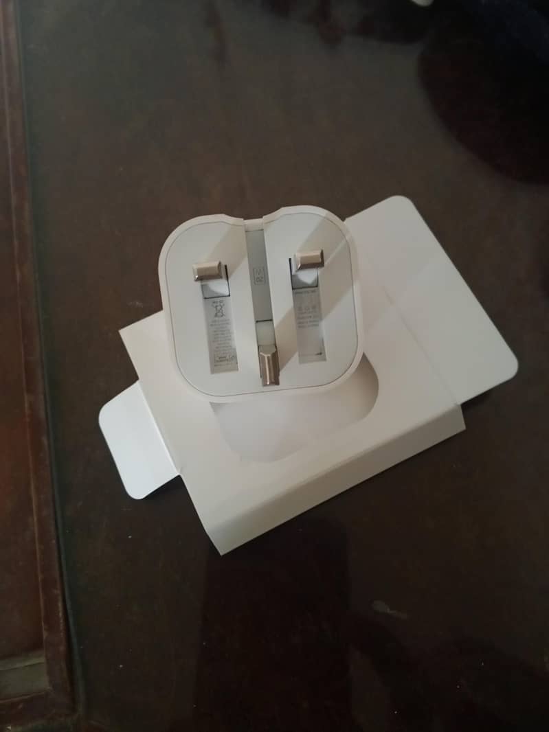 Apple adaptor 6
