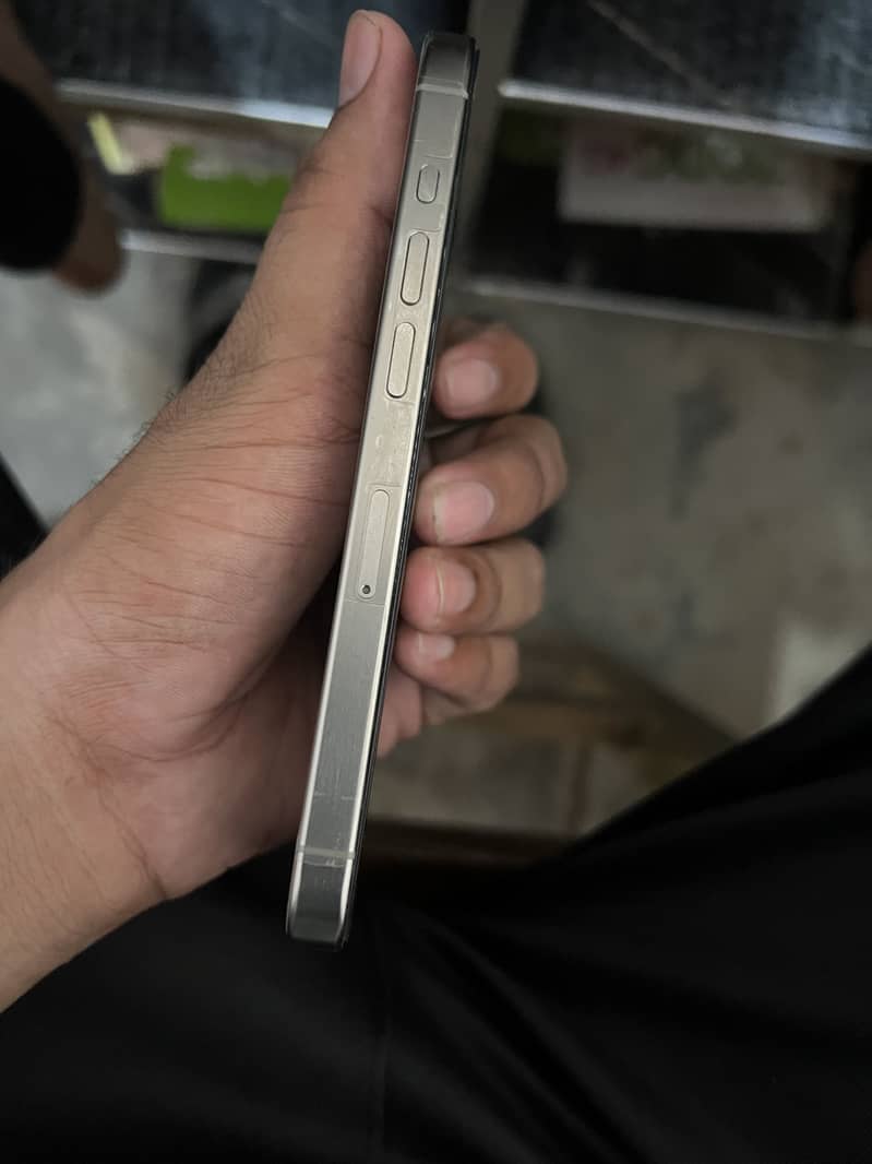 Iphone 15 pro 4