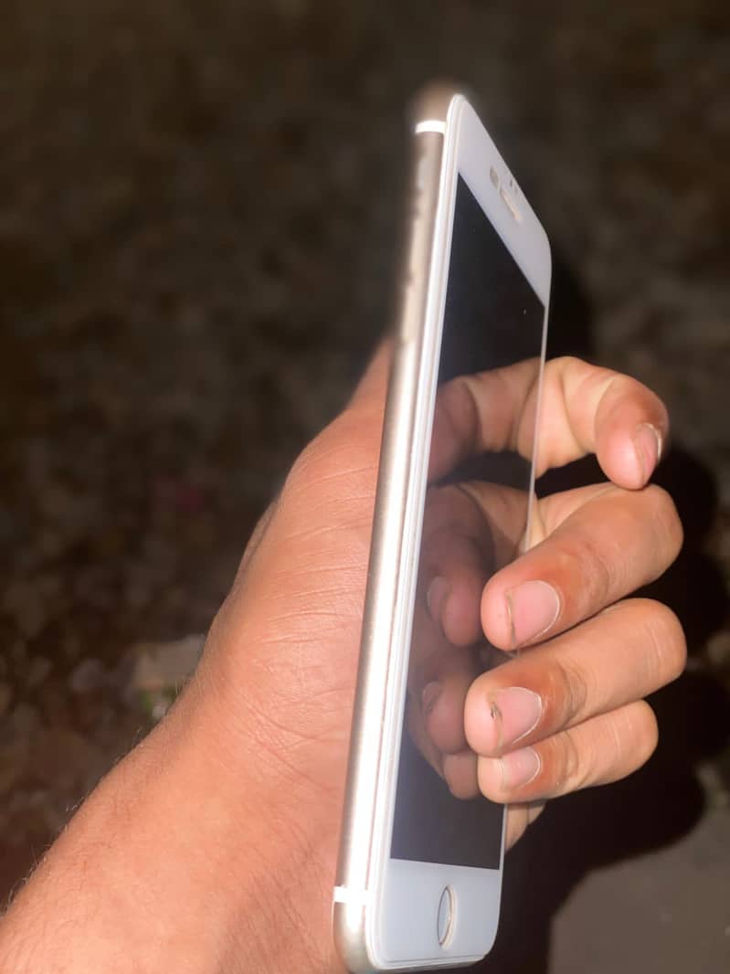 Apple iPhone 7 Plus 1