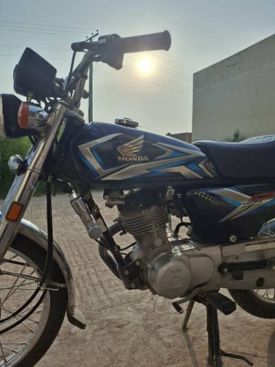 Honda CG 125 (Model 2025)