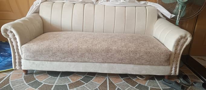 5 Seater white wallet sofa set