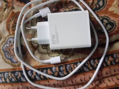 10by10 bilkul new charger 67 watt ka