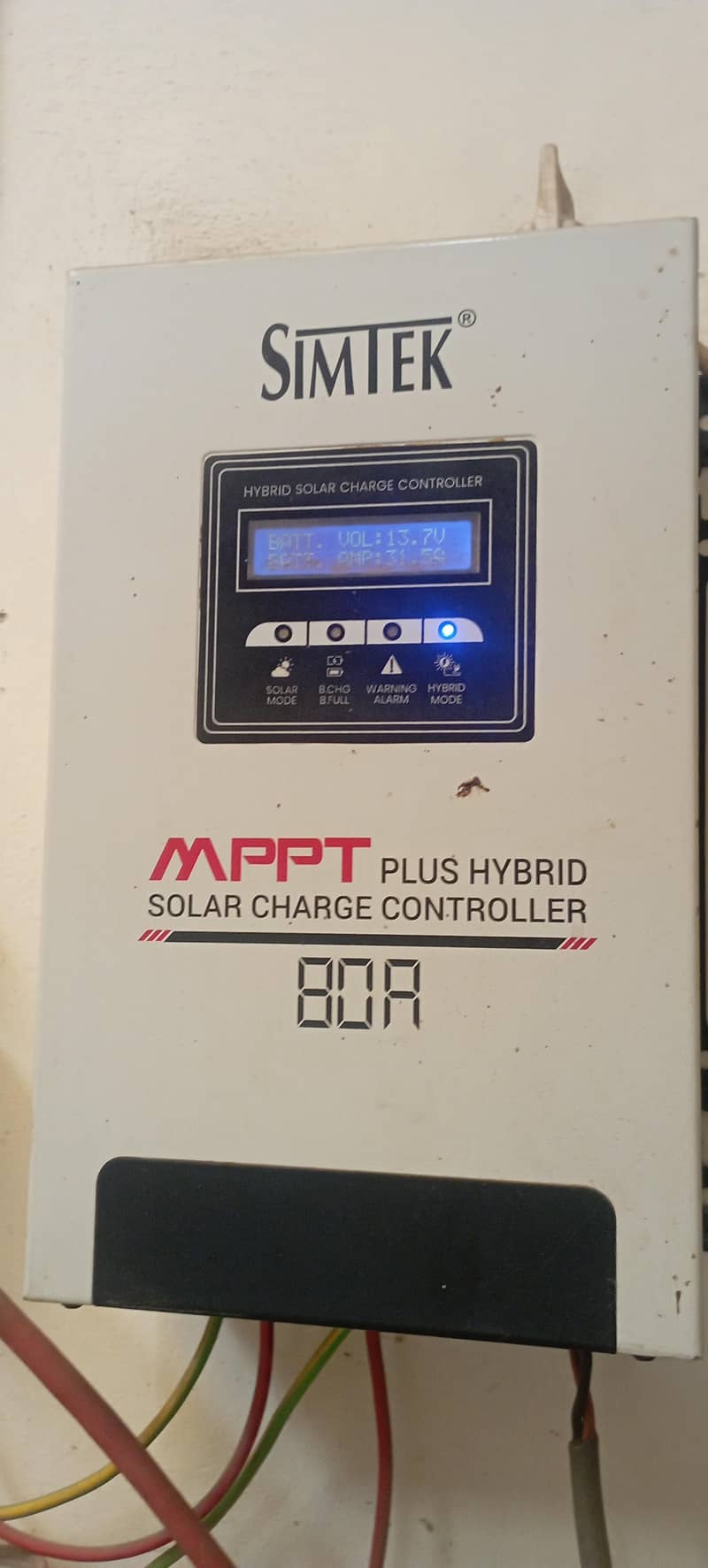 simtek charger controller 80A 1