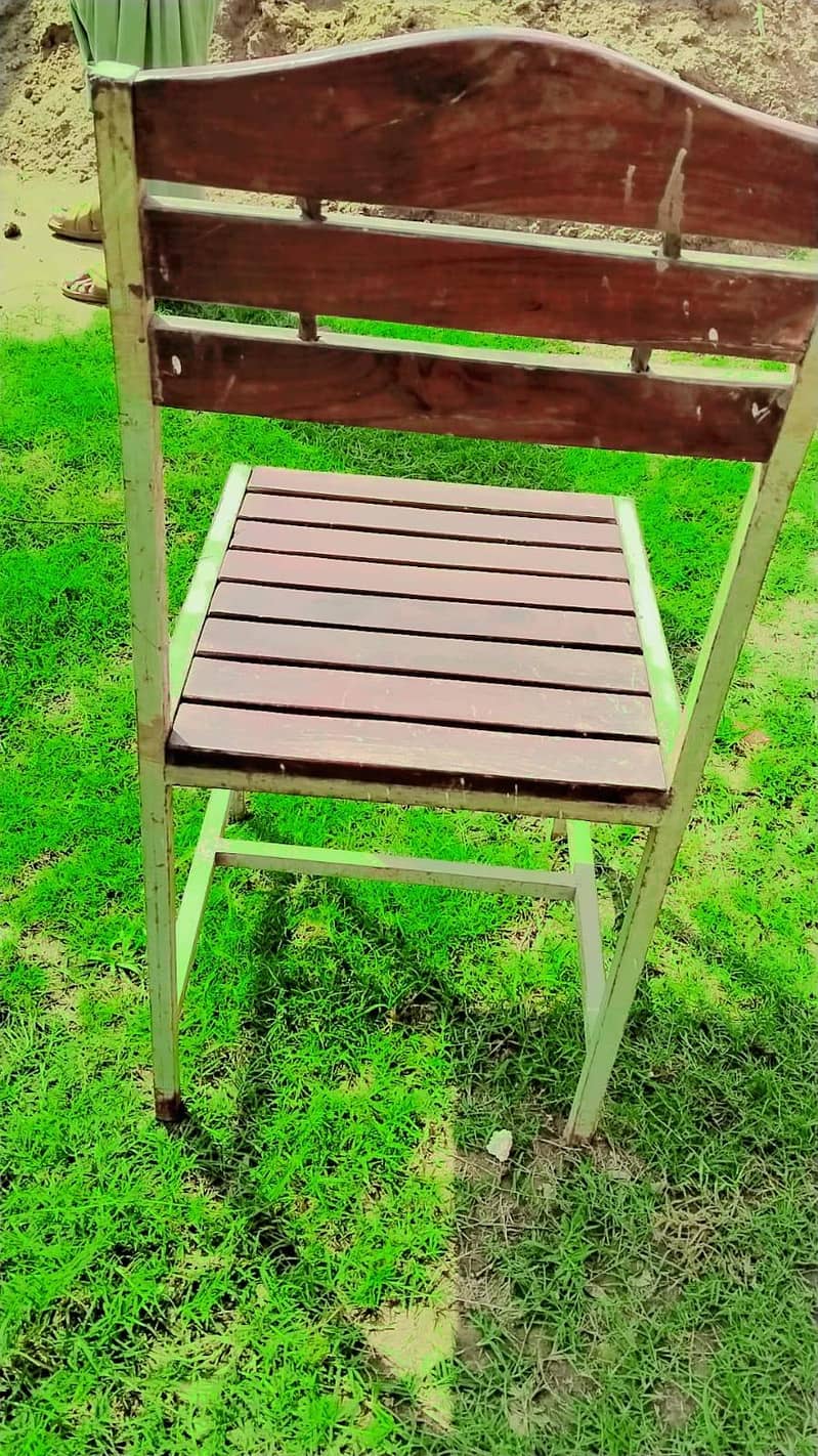 school chairs 2
