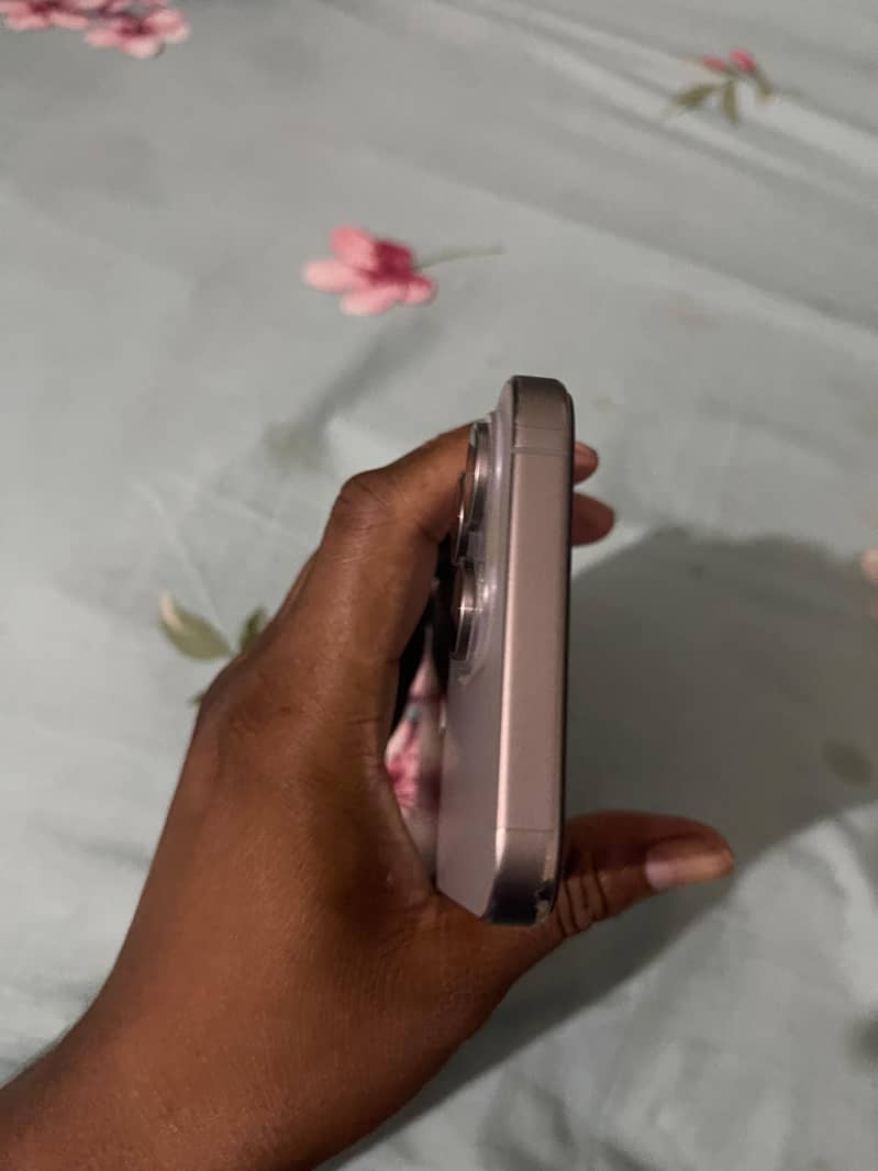Apple iPhone 15 Pro Max 1