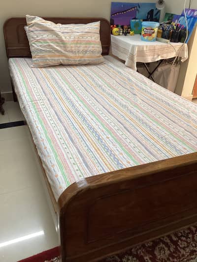 Wooden bed single
