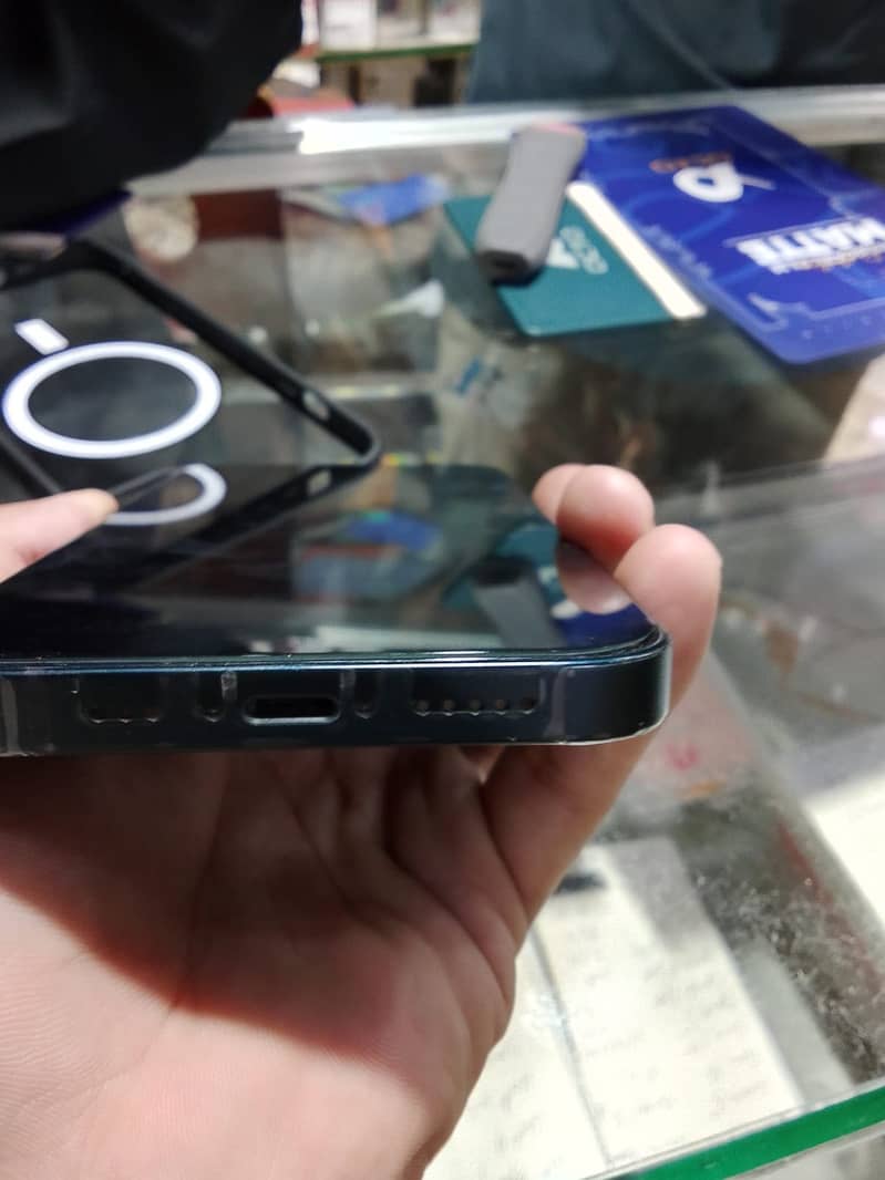 Apple iPhone 14 2