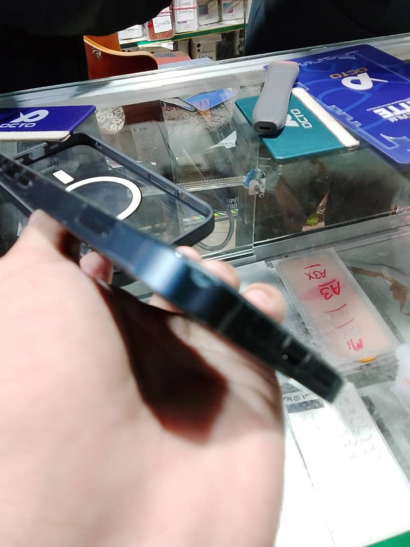 Apple iPhone 14 4