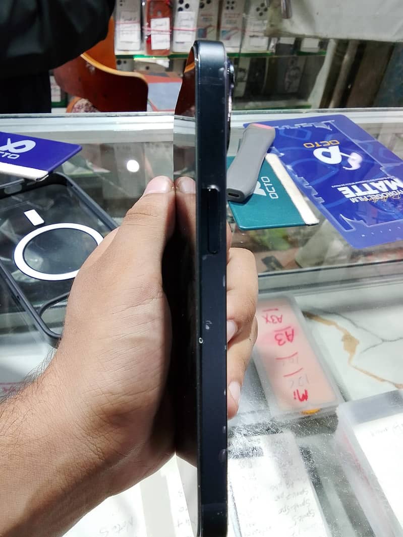 Apple iPhone 14 5