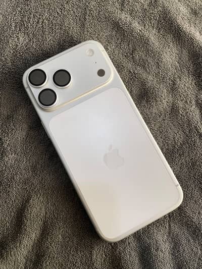 Apple iPhone 17 Pro Max JV