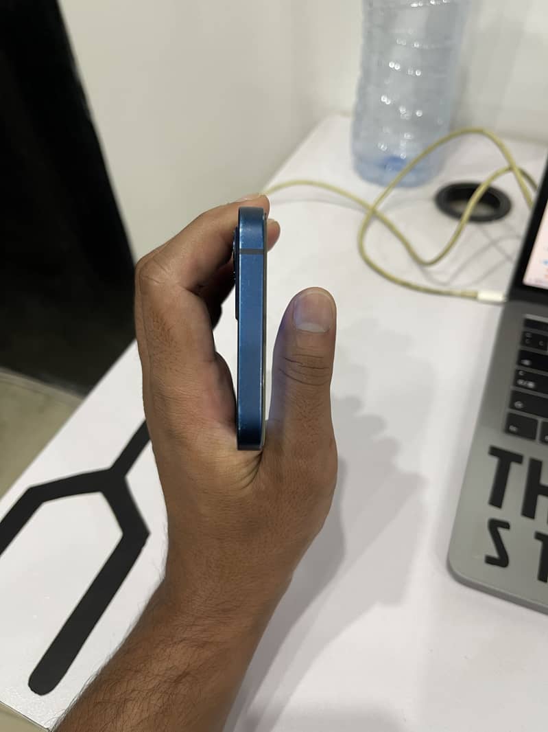 Apple iPhone 12 2