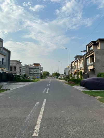 LAST PLOT LEFT! 6 Marla All Dues Clear Plot For Sale in Tulip Block | Park View City Lahore