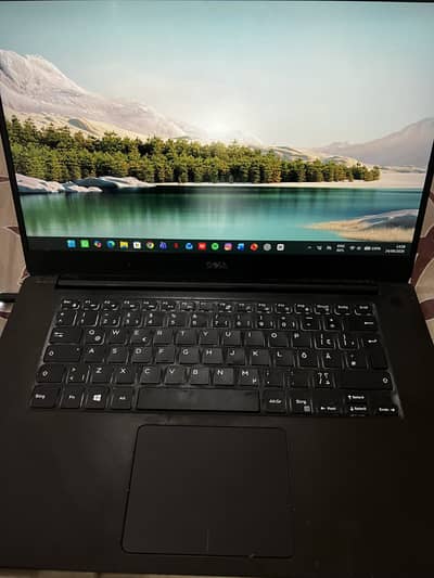 Dell XPS 9570 i7 8th Gen+4gb GTX 1050ti+Intel UHD Graphics 630
