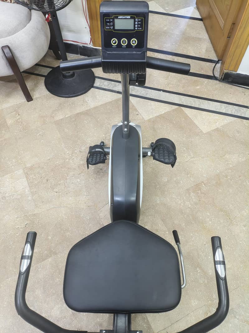 back support exercise cycle machine in excellent condition 2