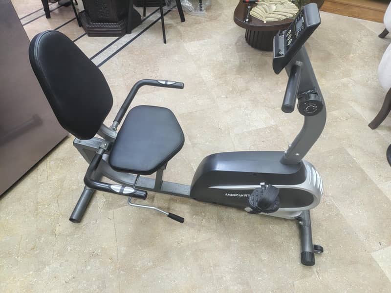 back support exercise cycle machine in excellent condition 3