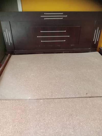 Complete Bed set slightly used mint condition