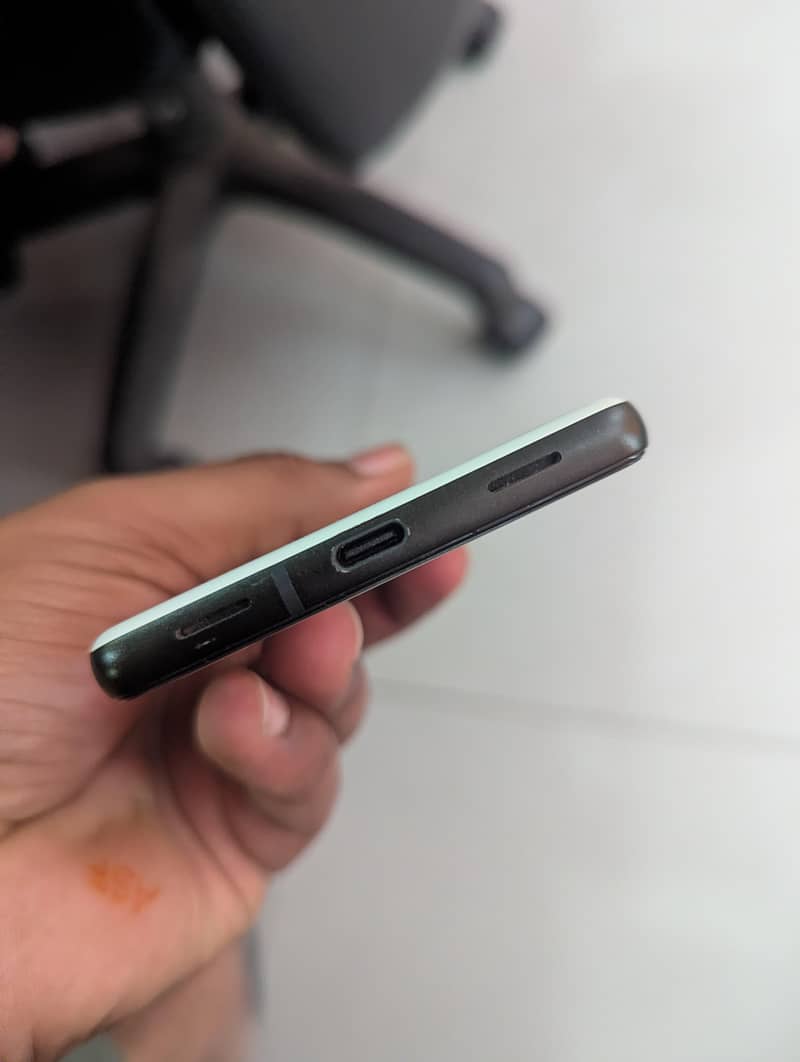 Google Pixel 6a 5