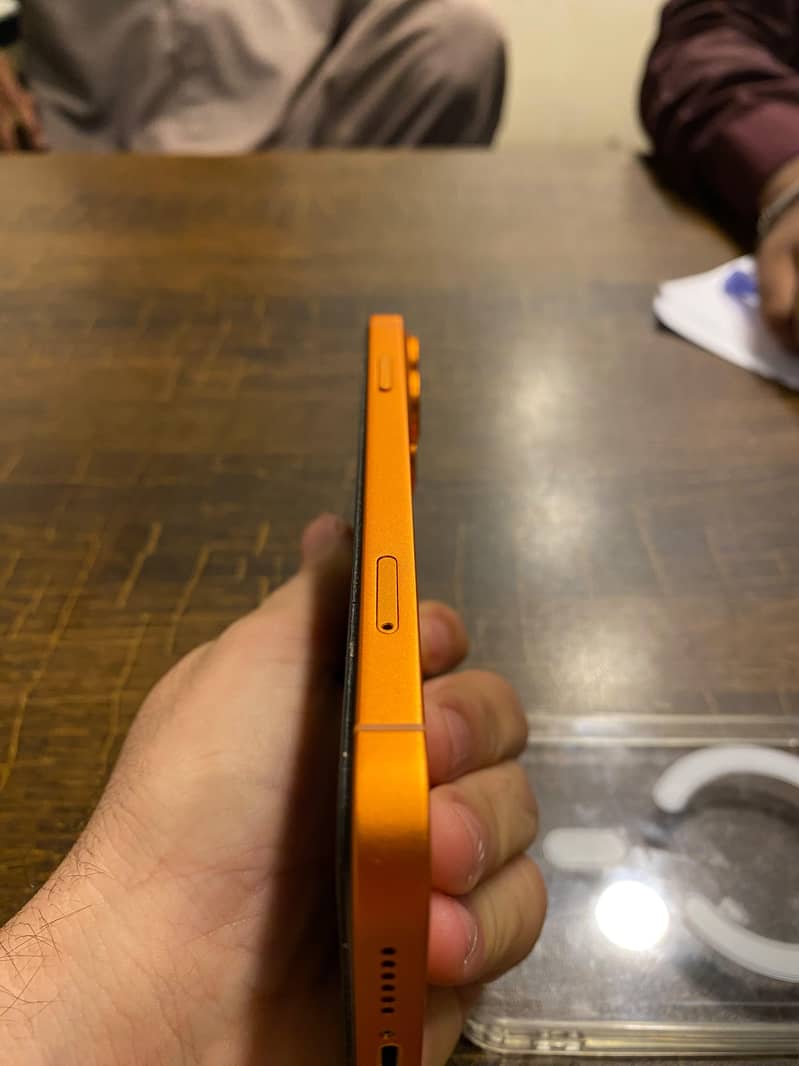 Apple iPhone 11 3