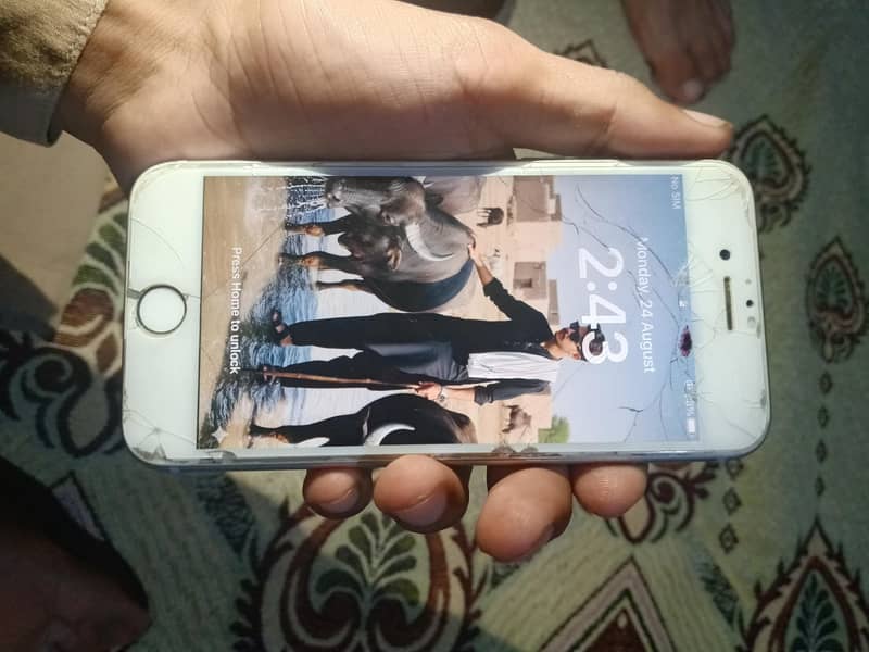 Apple iPhone 8 3