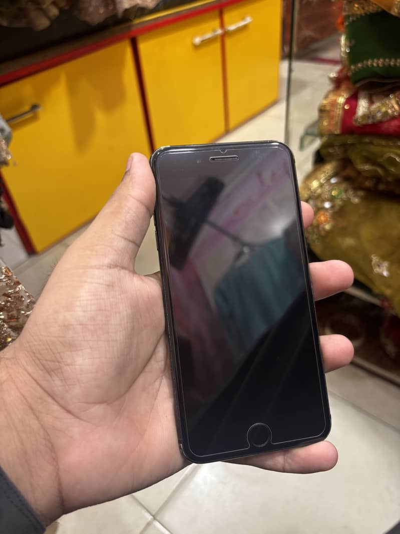 Apple iPhone 7 Plus 2