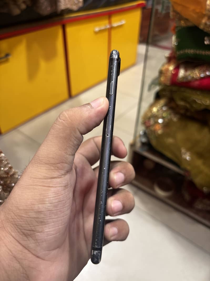 Apple iPhone 7 Plus 3