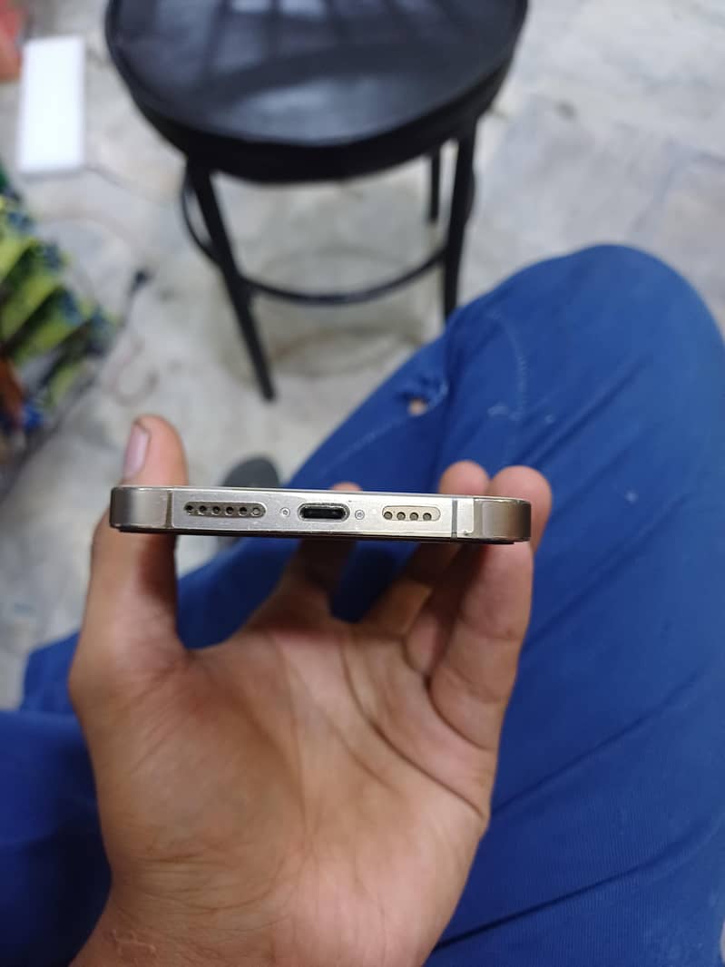 Apple iPhone 13 Pro Max 2