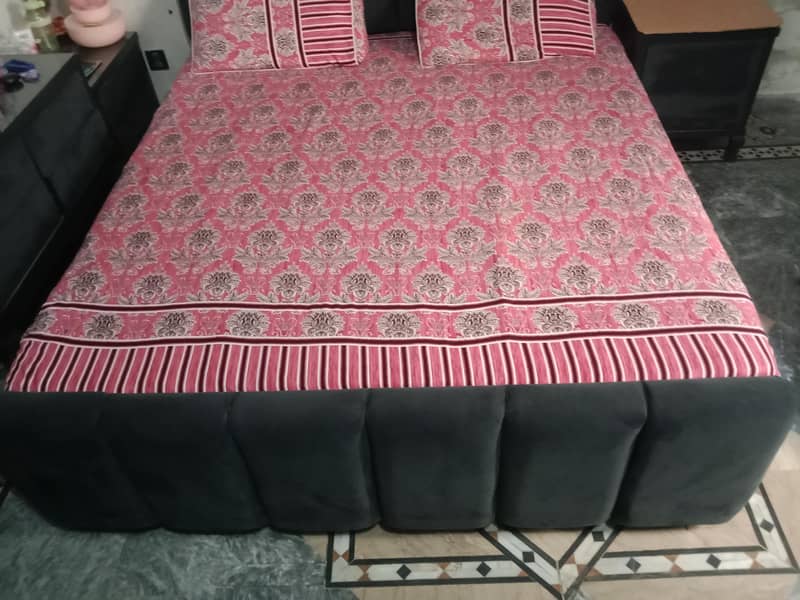king Bed 1