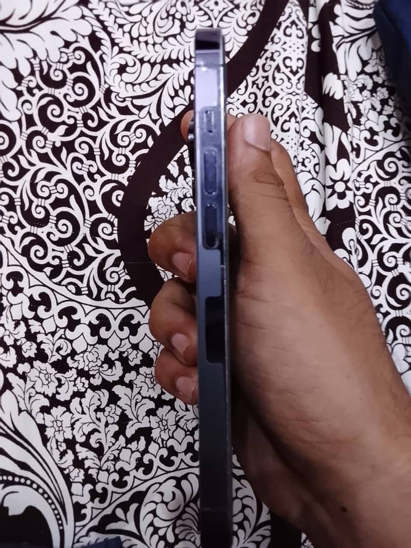 Apple iPhone 14 Pro 1