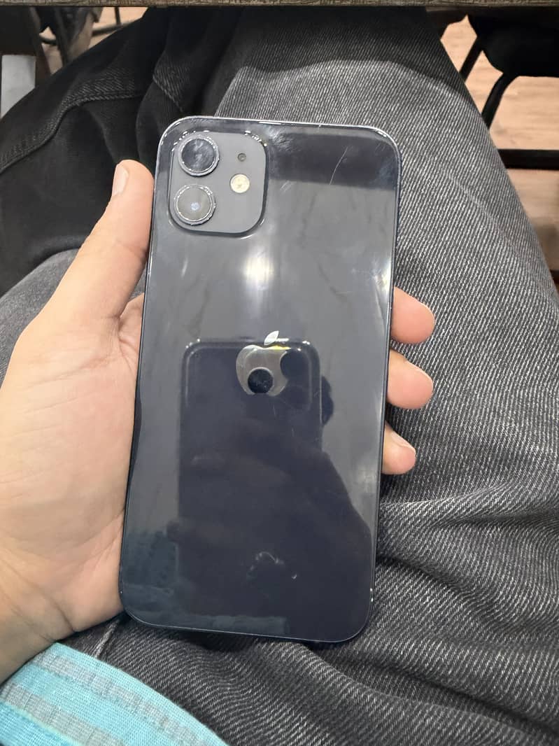 Apple iPhone 12 3