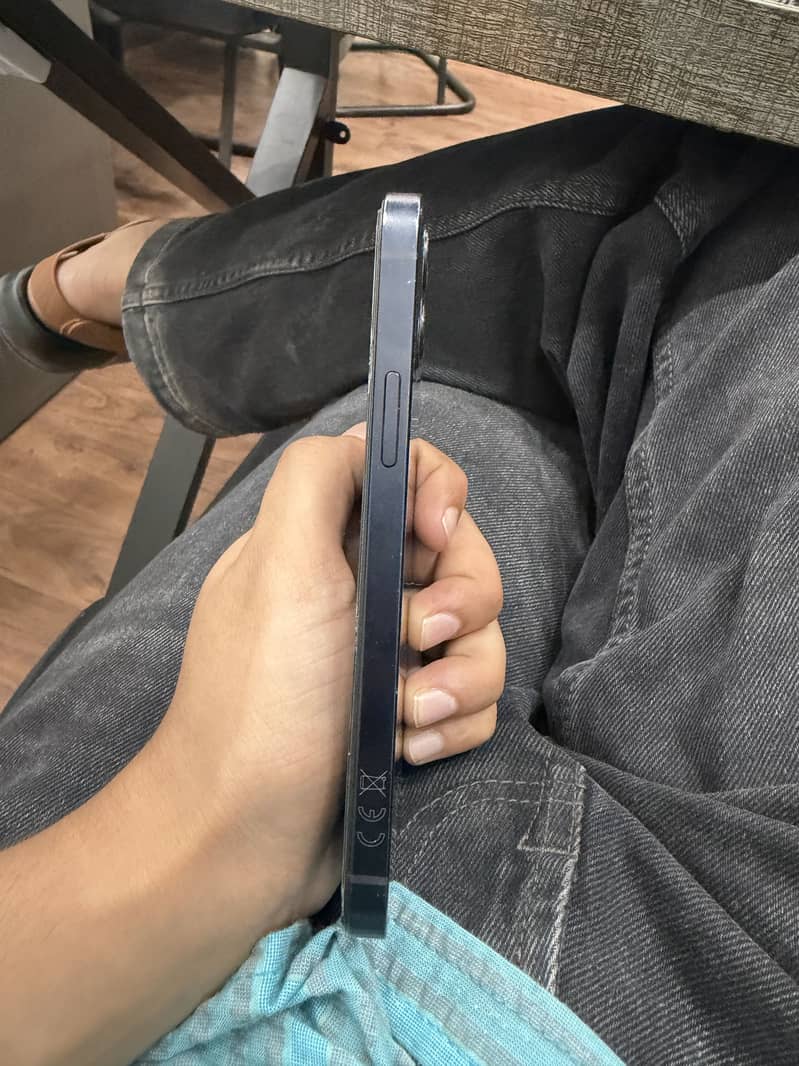 Apple iPhone 12 5