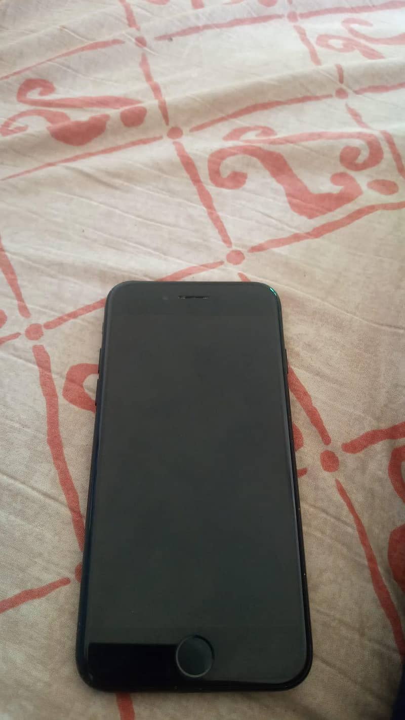 Apple iPhone 7 1